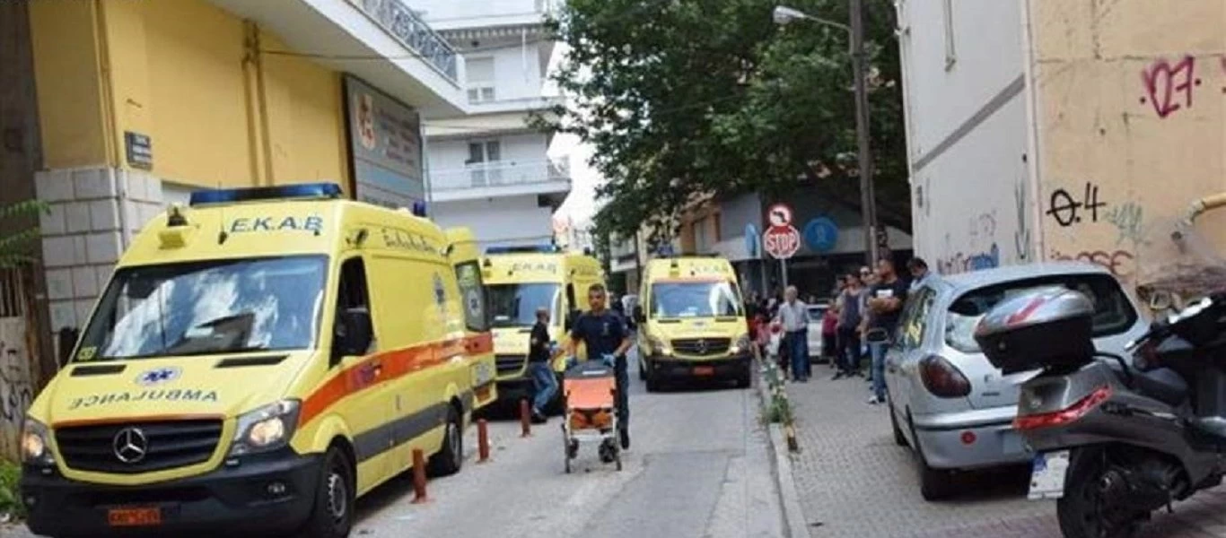 Επίθεση με τσεκούρι στην Κοζάνη: Το ιατρικό ανακοινωθέν για τους τρεις τραυματίες - Σε κρίσιμη κατάσταση ο 56χρονος